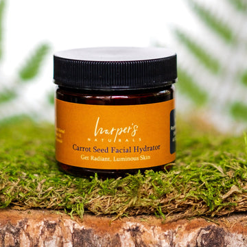Harper's Naturals Carrot Seed Oil is great for rejuvenating the skin and promoting cell growth. Also made with geranium oil, which can prevent muscles and skin from sagging.